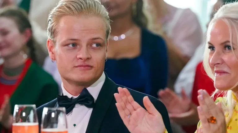 marius-borg-h-iby-und-kronprinzessin-mette-marit-beide-schreiben-derzeit-schlagzeilen-negativer-art.webp