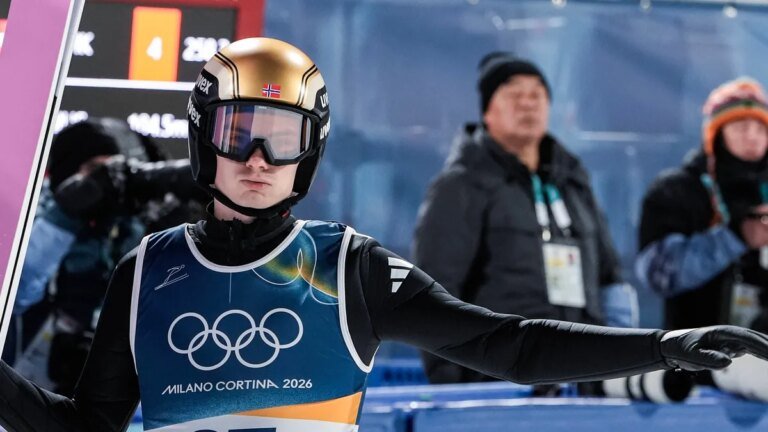 marius-lindvik-er-hat-mit-dem-mixed-team-silber-gewonnen.jpg