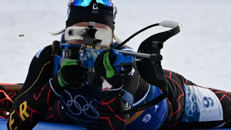 olympia-2026-franziska-preuss-beim-schiessen-in-der-mixed-staffel-am-ende-wurde-es-die-bronze-medail.webp
