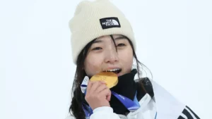olympics-snowboard-womens-halfpipe-final-feb-12-2026-livigno-italy-gaon-choi-of-the-republic-of-kore.webp