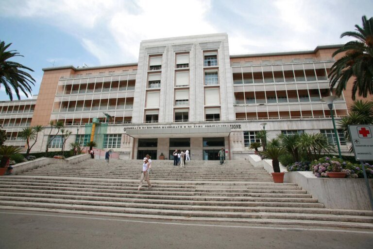 ospedale_monaldi_di_napoli.jpeg