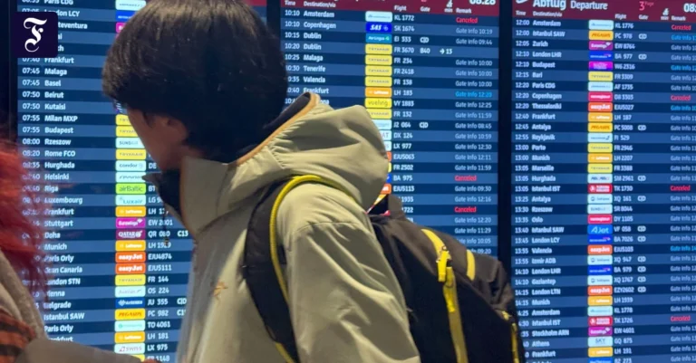 passagiere-am-flughafen-ber.webp.webp