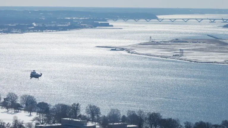 potomac-river-durch-ein-leck-ist-seit-januar-viel-abwasser-in-den-fluss-potomac-der-durch-washington.webp