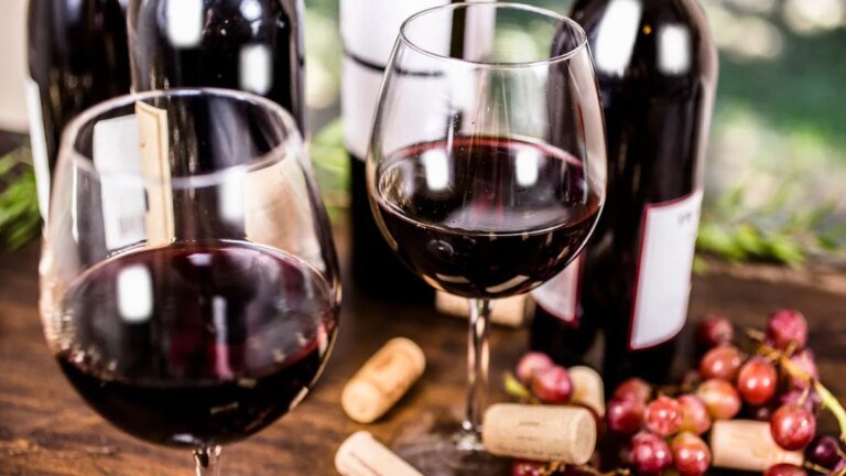 rotwein-er-kann-mit-der-zeit-an-geschmack-und-aroma-verlieren.jpg