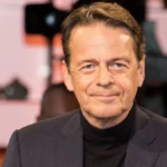 rudi-cerne-er-ist-vor-allem-durch-sportsendungen-im-zdf-bekannt-sowie-durch-aktenzeichen-xy-ungeloes.webp