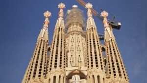 sagrada-familia-20h-698e41f020354410446256.jpg