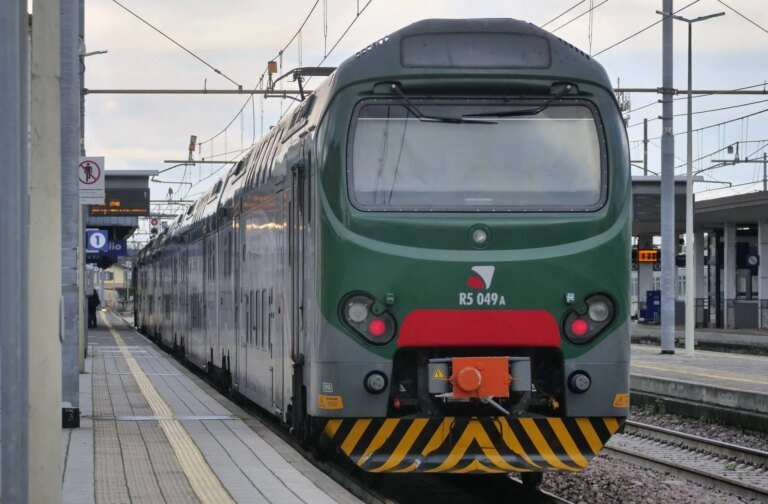 sciopero_treni_stazione_25_ipa.jpeg