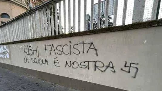scritta_liceo_righi.jpeg
