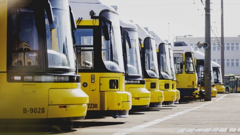 stillstand-bei-der-bvg-archivbild-in-berlin-drohen-streiks-im-oeffentlichen-personennahverkehr.jpg