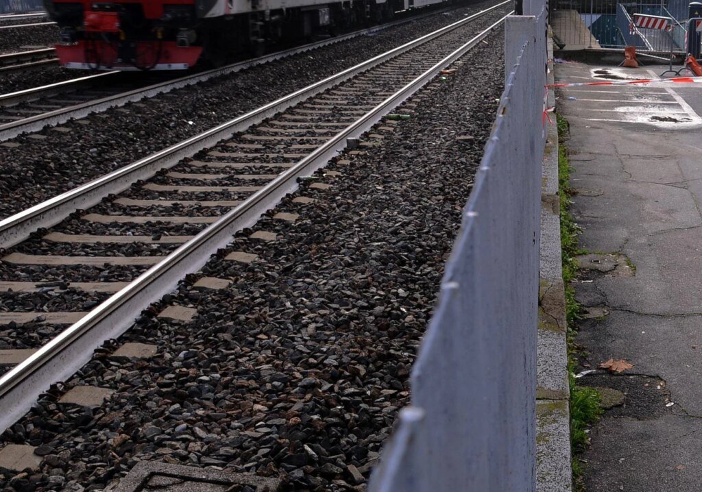 treno_binari_fg.jpeg