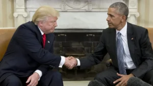 us-praesident-barack-obama-und-sein-nachfolger-donald-trump-beim-handshake-im-weissen-haus-in-washin.webp