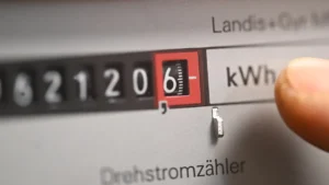 viele-strom-grundversorger-haben-schon-die-preise-gesenkt-weitere-folgen-der-grund-gesunkene-netzgeb.webp