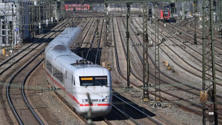 zug-deutsche-bahn-1001280x720.jpeg