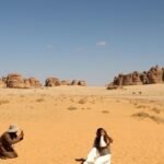 02-touristen-im-saudiarabischen-alula-96dcaea8afa351ac.jpg