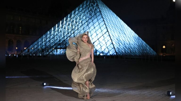 04-couture-kunstwerk-erobert-paris-16-9-spoton-article-1135024.jpg