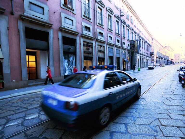1677740328-auto-polizia.jpg