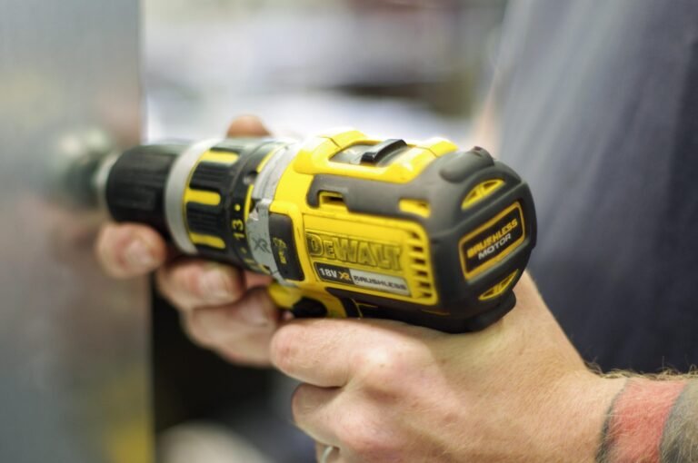 16850449-dewalt-5318773-1-scaled.jpg