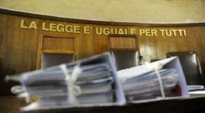 9417753_15195631_aula_tribunale_fascicoli.jpg