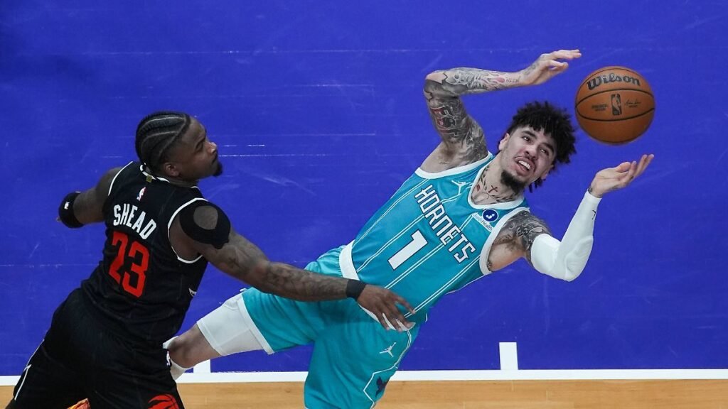 Charlotte-Hornets-vs-Toronto-Raptors-TORONTO-CANADA-NOVEMBER-17-LaMelo-Ball-1-of-Charlotte-Hornets-i.jpeg
