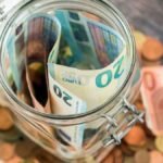 Geld-in-die-Spardose-stecken-war-mal-Inzwischen-gibt-es-wieder-attraktive-Konditionen-fuer-Tages-und.jpeg