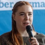 Julia-Gehrckens-AfD-Mitglied-des-Bundesvorstands-der-Generation-Deutschland-spricht-auf-der-Gruendun.jpeg