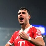 aleksandar-pavlovic-jubelt-der-fc-bayern-steht-mit-einem-bein-im-viertelfinale.jpg