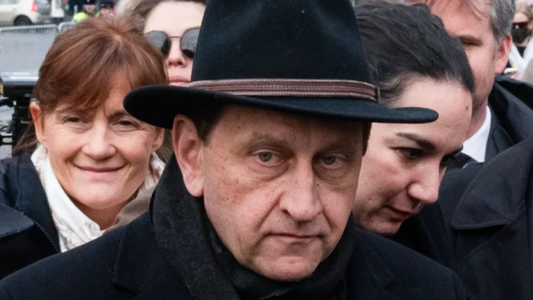 alexander-graf-lambsdorff-deutscher-botschafter-in-russland-bei-den-trauerfeierlichkeiten-des-kremlg.webp