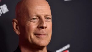 bruce-willis-der-schauspieler-hat-sich-aus-der-oeffentlichkeit-zurueckgezogen.jpg