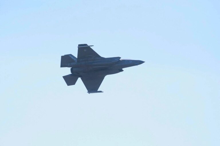 cipro_jet_gb_afp.jpeg
