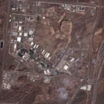 dieses-von-vantor-zur-verfuegung-gestellte-satellitenbild-zeigt-die-schaeden-an-der-iranischen-urana.webp