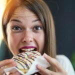 donut-wenn-es-stressig-wird-waechst-bei-vielen-das-verlangen-nach-suessigkeiten.jpg