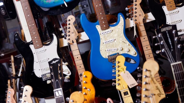e-gitarren-symbolbild-die-rock-coverband-hat-eine-neue-stimme-am-mirko.jpg