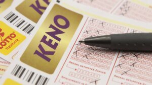 ein-ausgefuellter-schein-der-zahlenlotterie-keno-symbolfoto.jpg