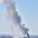 eine-rauchwolke-steigt-nach.webp.webp