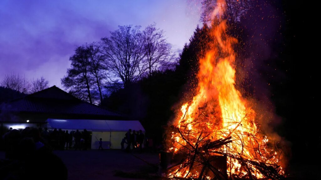 ist-ein-osterfeuer-im-eigenen-garten-erlaubt.jpg