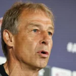 juergen-klinsmann-der-ex-bundestrainer-traut-der-deutschen-nationalelf-bei-der-wm-im-sommer-in-ameri.webp