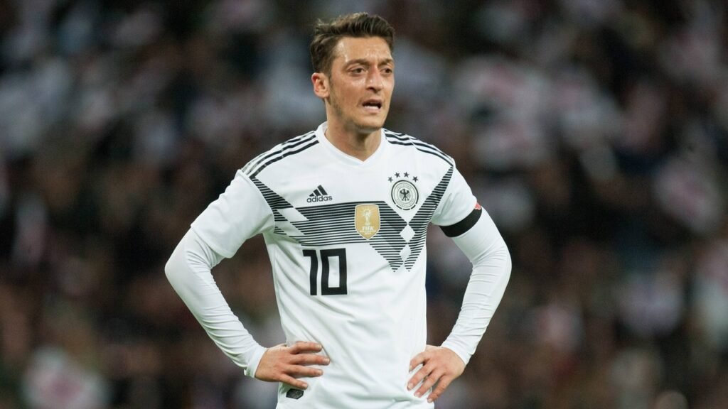 mesut-oezil-dfb-1001280x720.jpeg