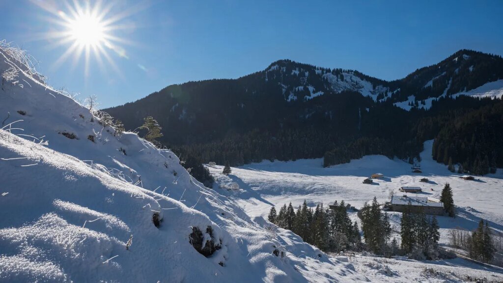 valepp-valley-with-bright-sunshine-winter-landscape-spitzing-area-upper-bavaria.jpg