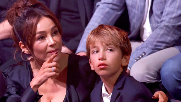verona-pooth-und-ihr-sohn-rocco-pooth-er-sitzt-in-dubai-fest.jpg