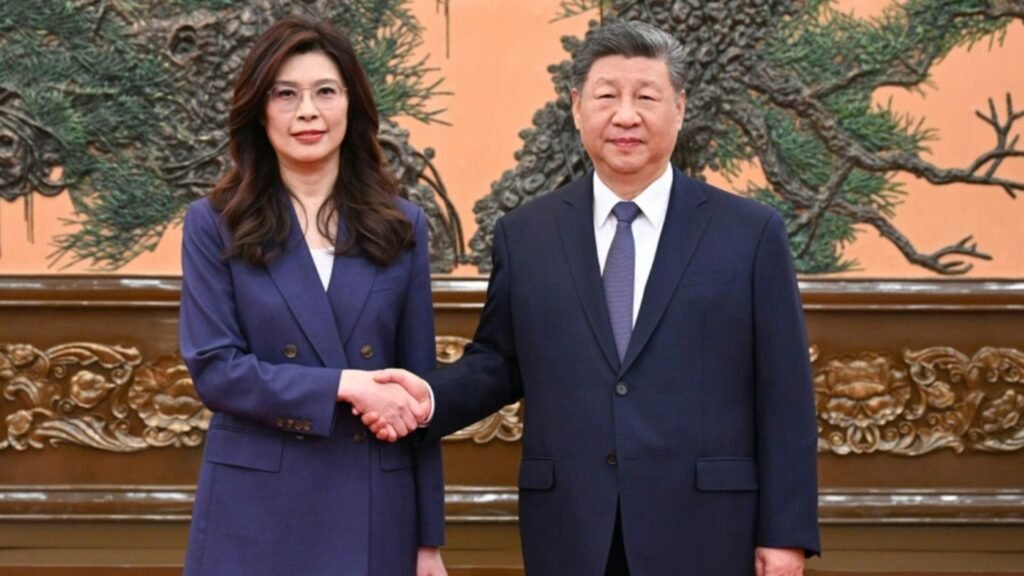 12-oppositionsfuehrerin-cheng-liwun-mit-xi-jinping-620d992a7e676b80.jpg