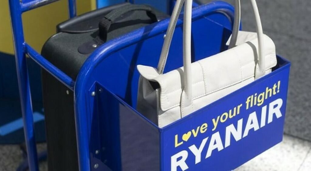 9488646_22124432_ryanair_misure_bagaglio_mano.jpg