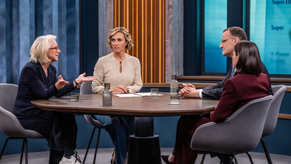 ARD-NDR-CAREN-MIOSGA-Caren-Miosga-mit-ihren-Gaesten-Jens-Spahn-CDU-Monika-Schnitzer-Karina-Moessbaue.jpeg