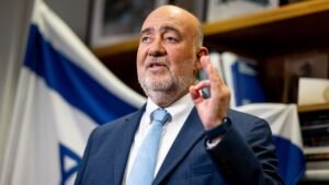 Ron-Prosor-Botschafter-Israels-in-Deutschland-spricht-in-einem-dpa-Interview-zur-aktuellen-Lage-in-I.jpeg