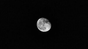 The-moon-is-visible-in-a-dark-night-sky-in-Clermont-Ferrand-Auvergne-Rhone-Alpes-France-April-5-2026.jpeg