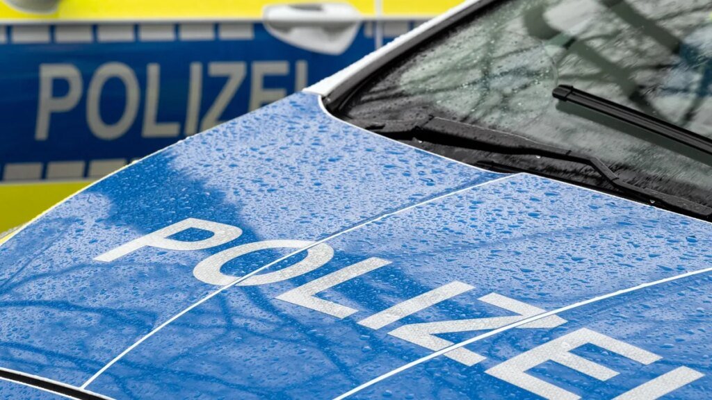 eine-maennliche-leiche-in-einem-restaurant-beschaeftigt-die-dortmunder-polizei-symbolbild.jpg