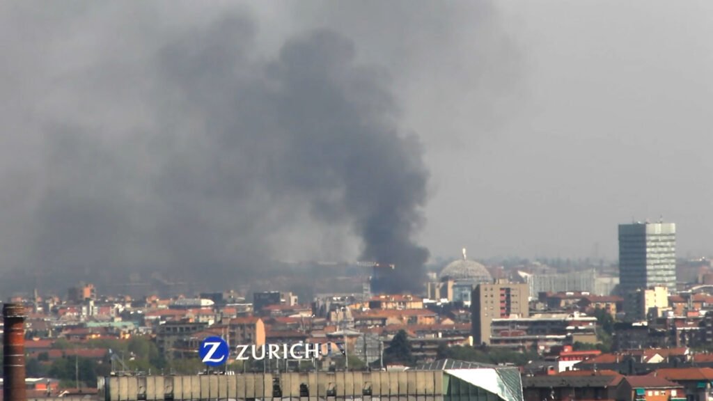 incendio-milano-.jpg