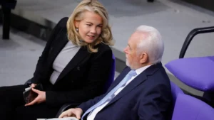 linda-teuteberg-wolfgang-kubicki-fdp-deutschland-berlin-reichstag-der-bundestag-hat-das-sogenannte-z.webp