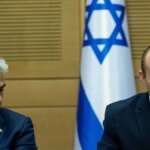 naftali-bennett-r-und-jair-lapid-waehrend-der-ersten-kabinettssitzung-der-neuen-regierung.jpg