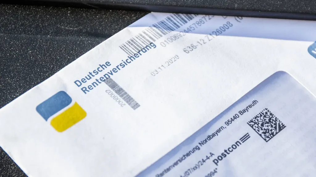 post-von-der-rentenversicherung-symbolbild-kuenftig-sollen-alle-informationen-zur-rente-online-gebue.webp