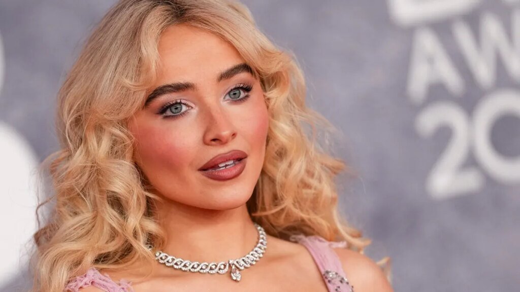 sabrina-carpenter-die-saengerin-trat-beim-coachella-festival-auf.jpg